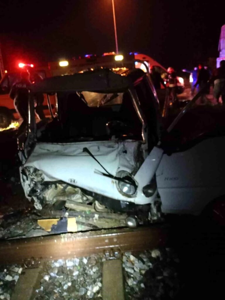 Aydın’da trafik kazasında kamyonet şoförü hayatını kaybetti