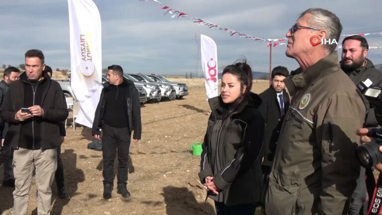 Burdur’da Valilik 100’üncü Yıl Hatıra Ormanı’nda bin ağaç fidanı toprakla buluştu