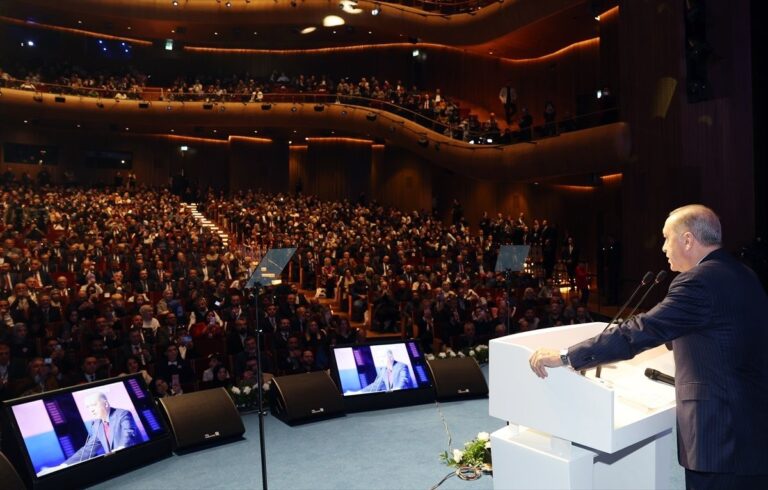 Cumhurbaşkanı Erdoğan: “31 Mart çok önemli, yeniden İstanbul’umuzu, Türkiye’mizi aslına rücu ettirmek için 31 Mart çok önemli.”