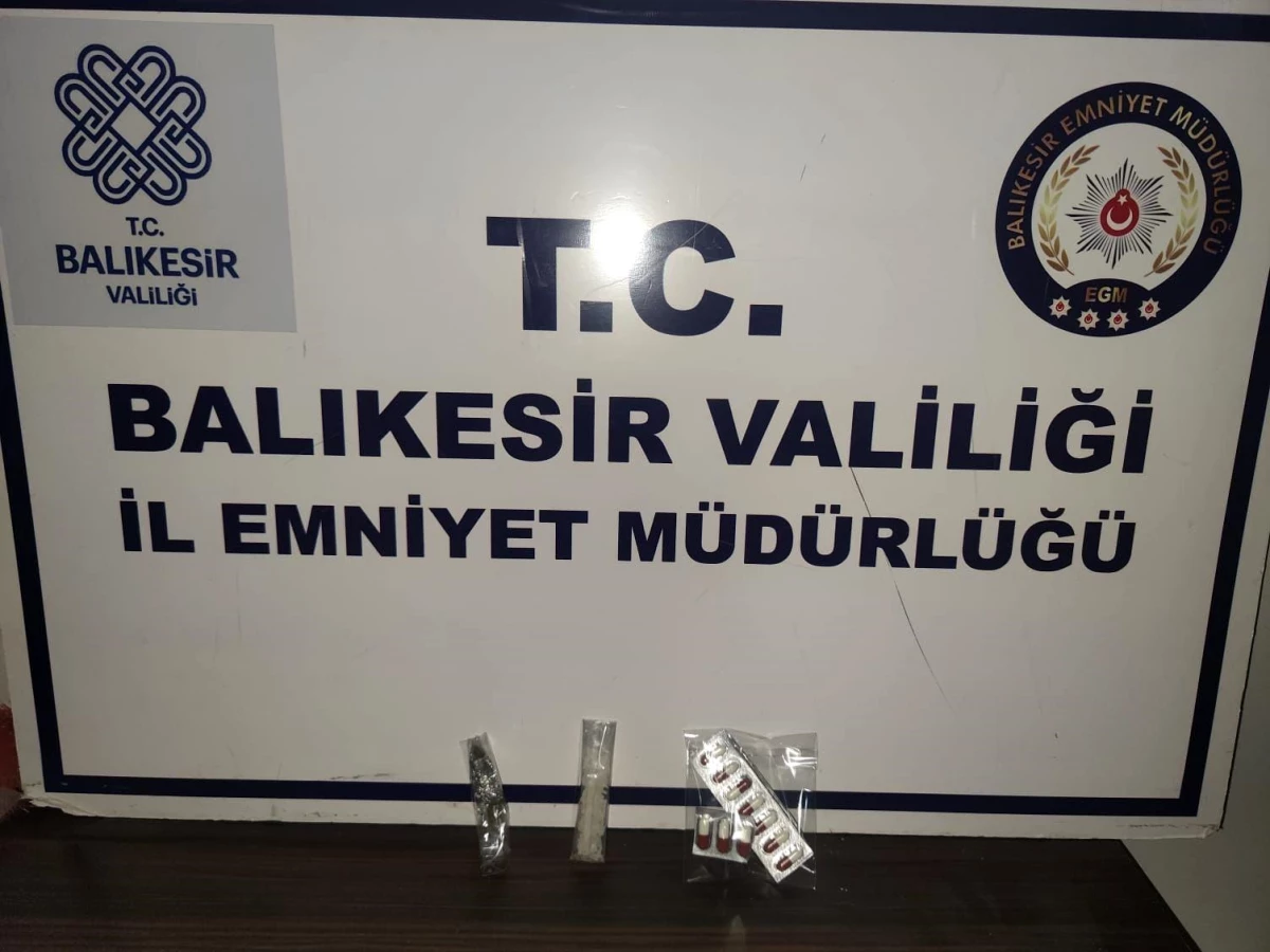 Edremit’te yapılan şok asayiş ve trafik uygulamasında silah ve uyuşturucu ele geçirildi