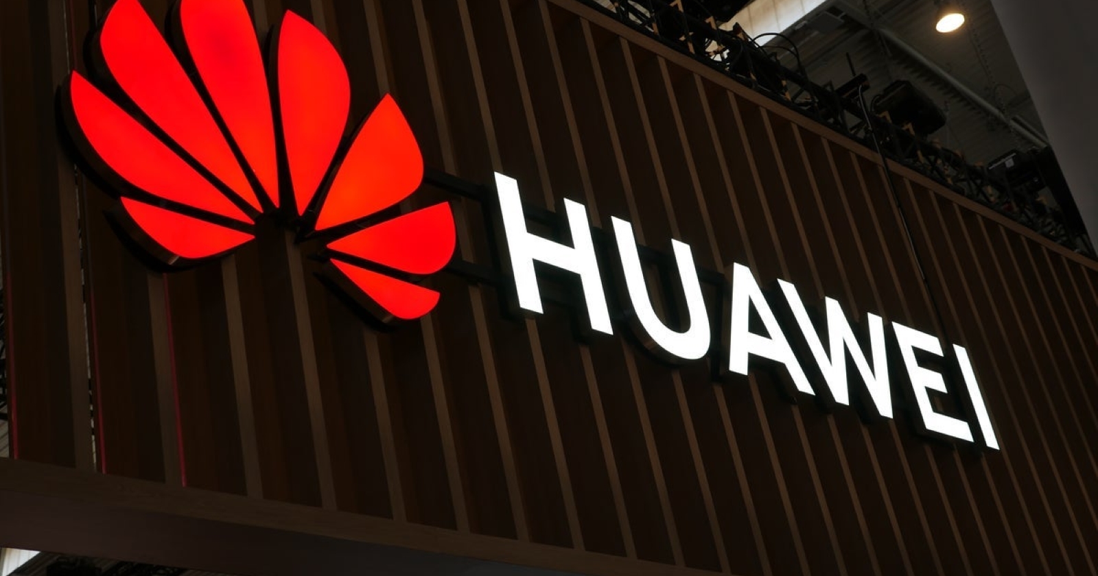Huawei işleri büyütüyor! Avrupa’daki birinci fabrikasının yeri muhakkak oldu!