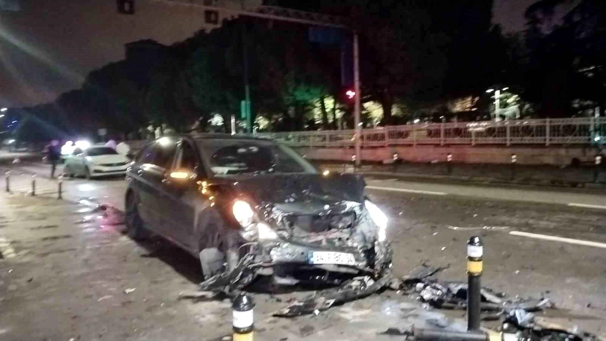 Kadıköy’de Alkollü Şoför Kaza Yaptı