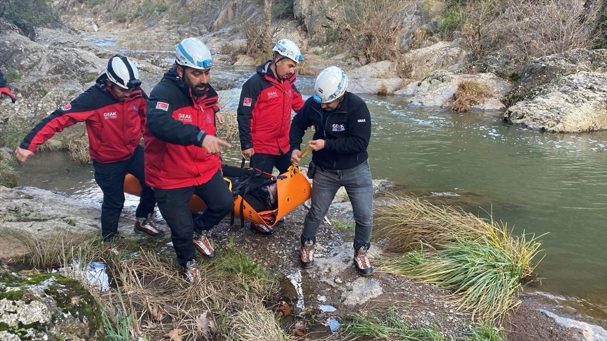 Kocaeli Gebze’de Kanyonda Mahsur Kalan Kişi Kurtarıldı