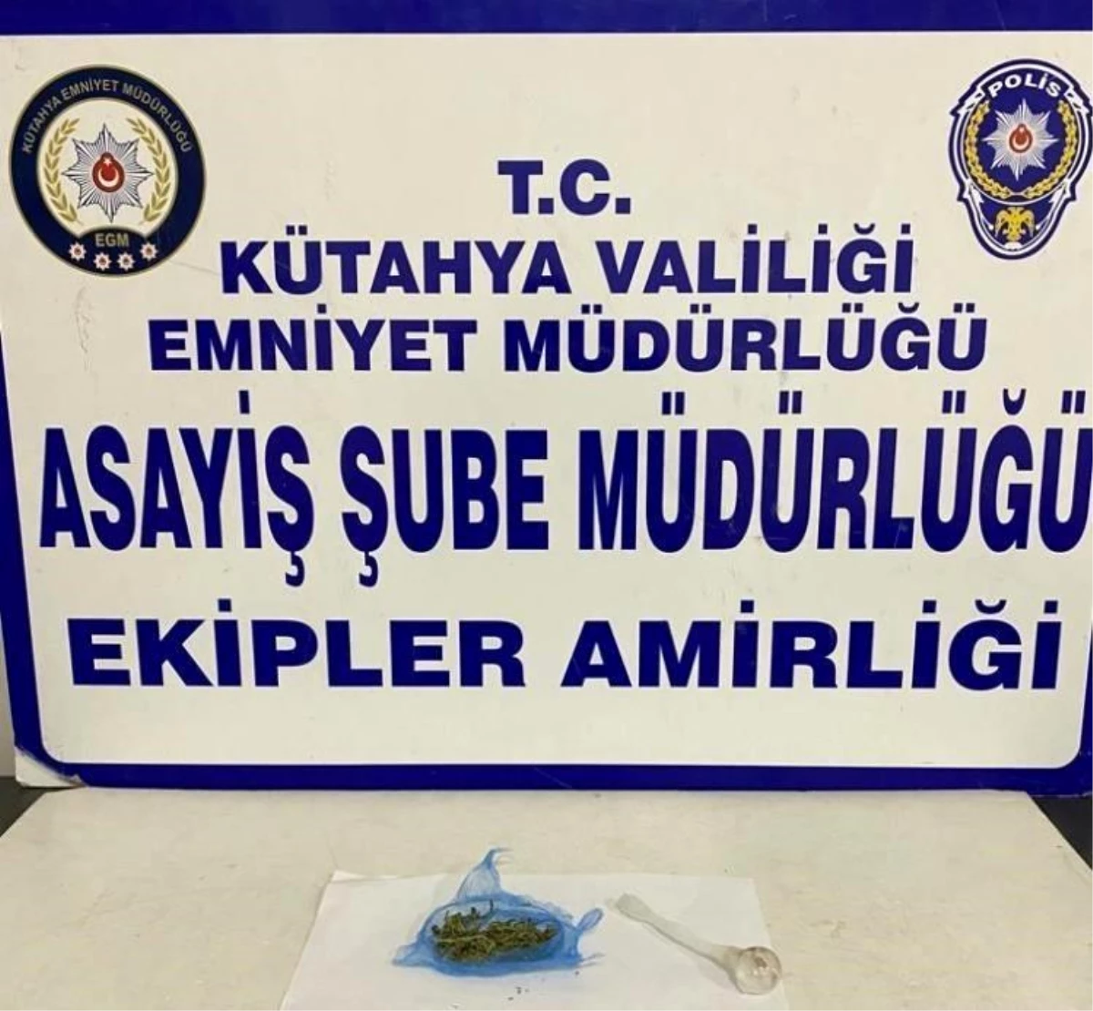 Kütahya’da yapılan önleyici hırsızlık uygulamasında 1.52 gram esrar ele geçirildi