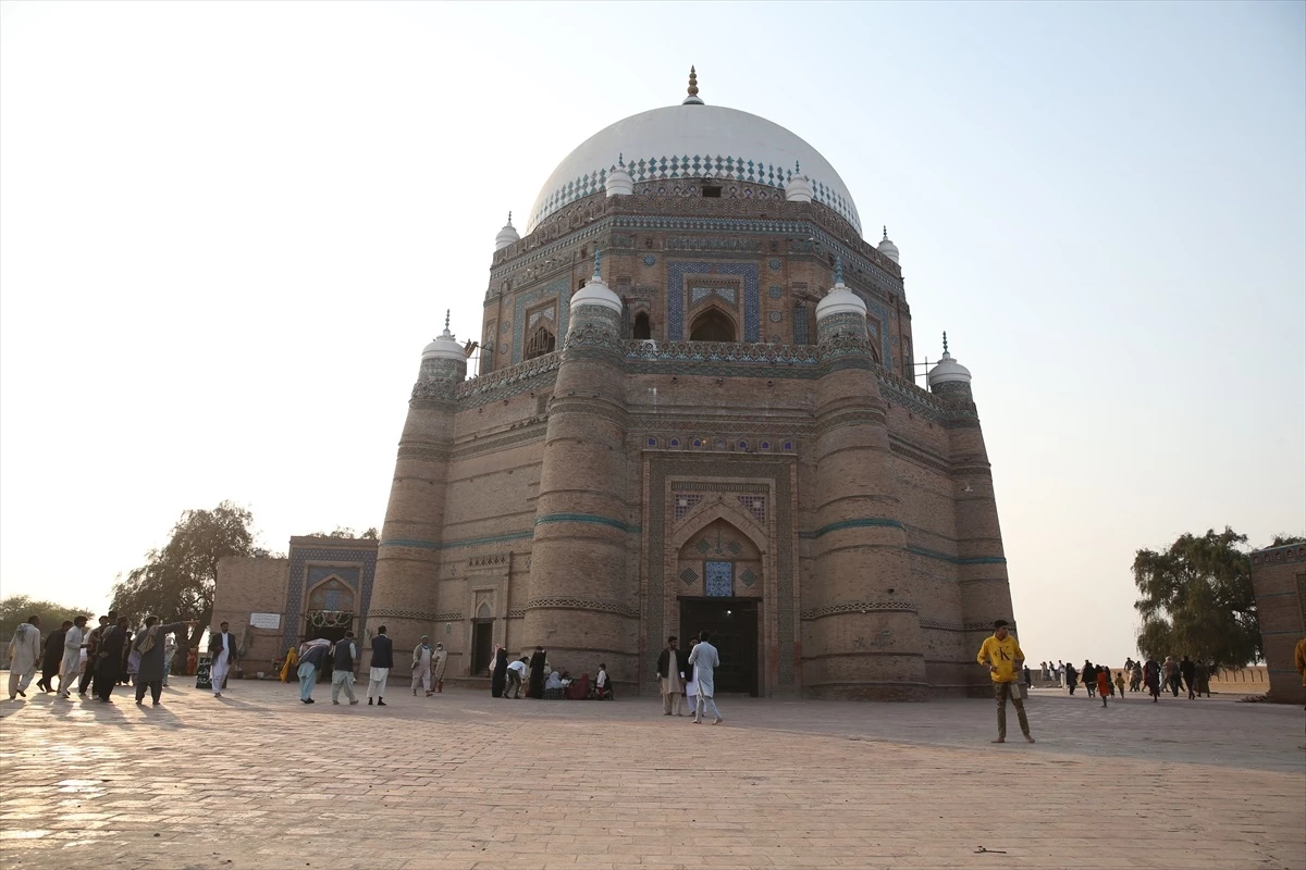 Pakistan’ın Multan şehrindeki Şah Rükn-i Alem Türbesi