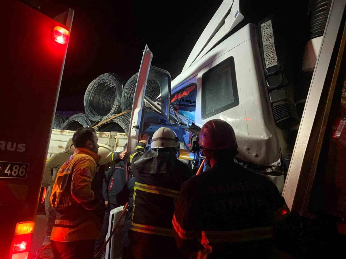 Samsun’da Tır ve Kamyon Çarpıştı: 1 Yaralı