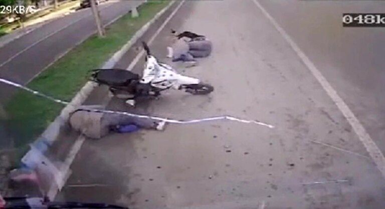 Şanlıurfa’da toplu taşıma otobüsü ile motosiklet çarpıştı, 2 kişi yaralandı