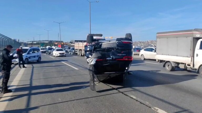 TEM Otoyolu’nda Lüks Araç Kazası