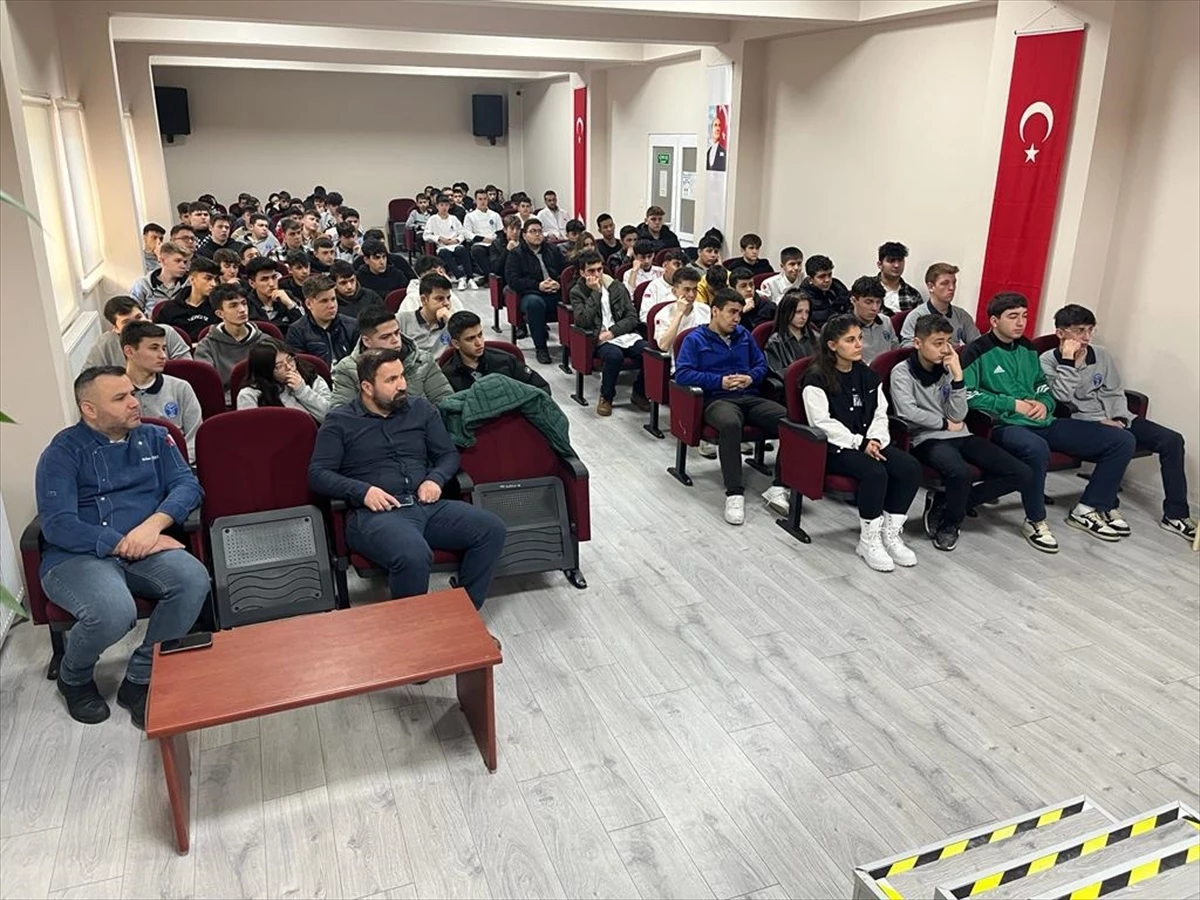 Yeniçağa Aşçılar Mesleki ve Teknik Anadolu Lisesi Öğrencileri Şef Metin Dinçer’den Kuru Fasulye ve Kavurma İnceliklerini Öğrendi