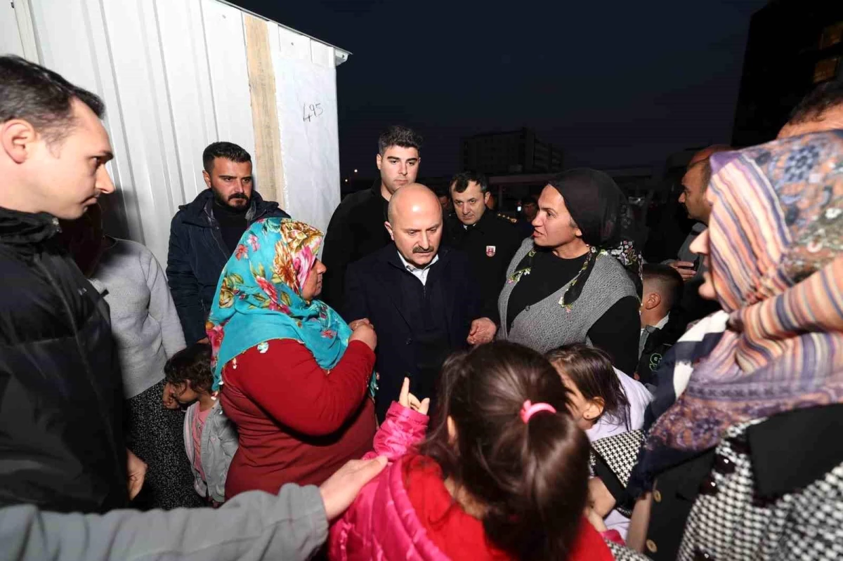 Adıyaman Valisi Depremzedeleri Ziyaret Etti