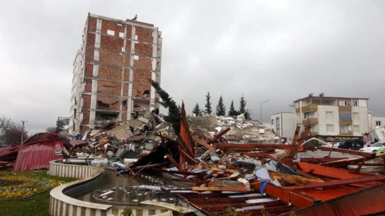 Adıyaman’da Zümrüt Apartmanı davası 28 Şubat’ta görülecek