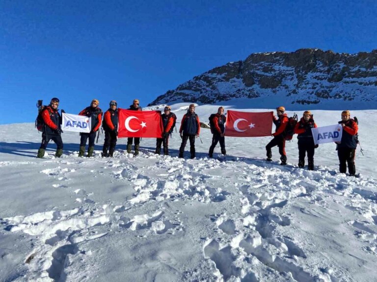 AFAD Ekipleri Sarıkamış Harekatı’nın 109. Yılını Erek Dağı’nda Anma Tırmanışıyla Kutladı