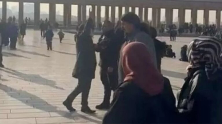 Anıtkabir’de tehlikeli provokasyon! Şeriat çağrısı yapıp, “Kahrolsun Cumhuriyet” sloganları attı