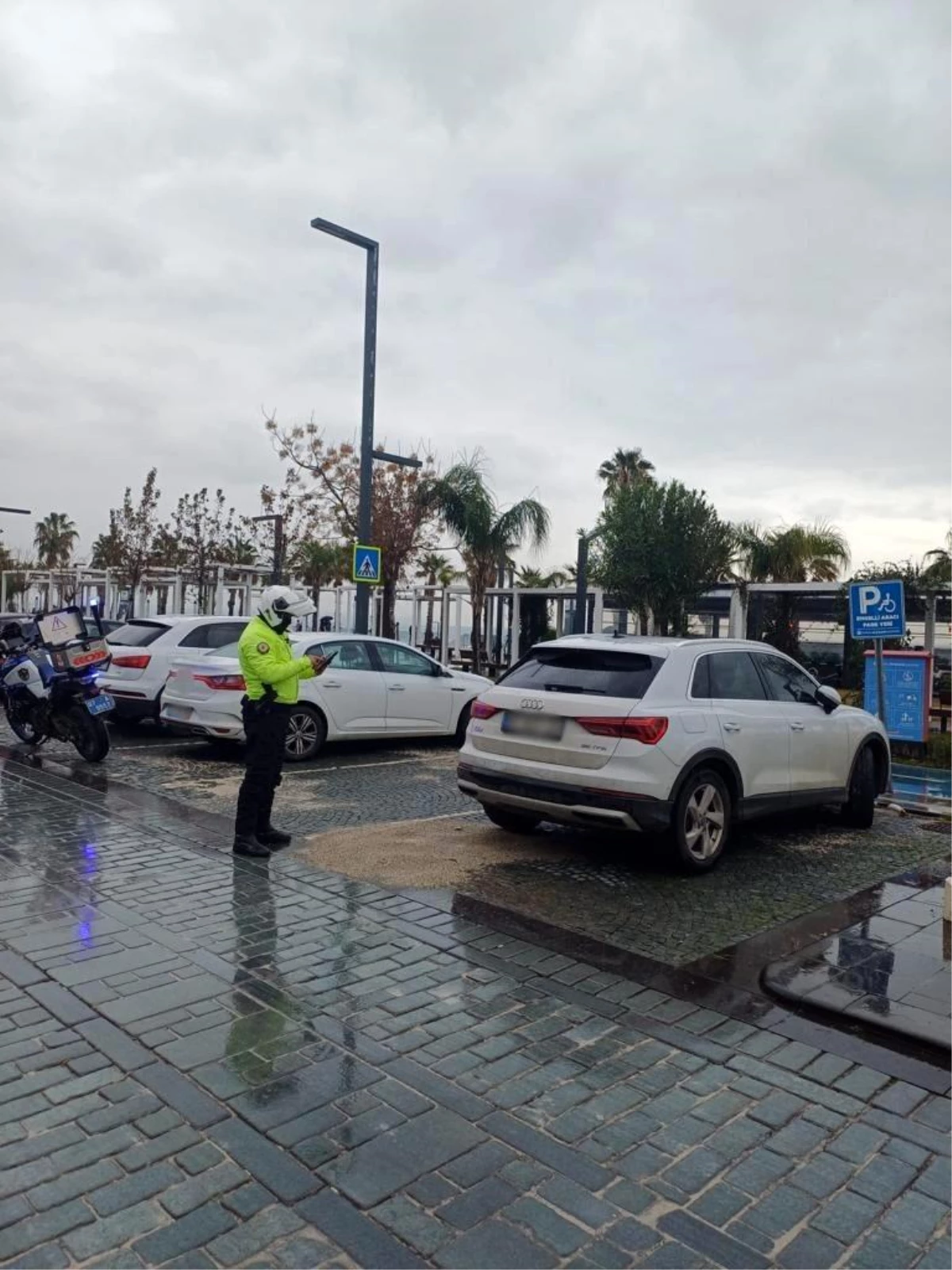 Antalya’da Engelli Park Yerlerine Park Eden 625 Sürücüye Cezai İşlem