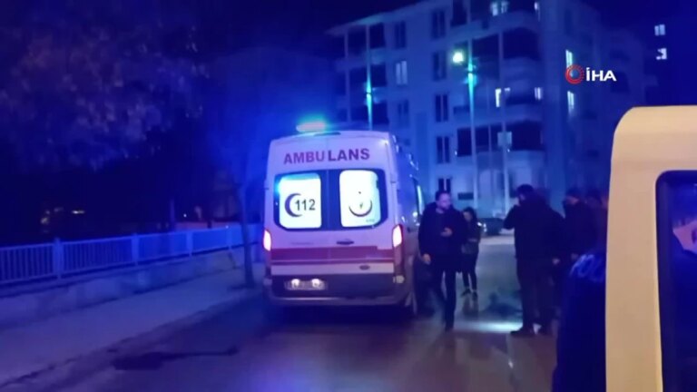 Arkadaşlar arasındaki kavga kanlı bitti: 2 ağır yaralı