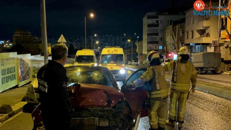 Arnavutköy’de Otomobil Kontrolden Çıkarak Kaza Yaptı