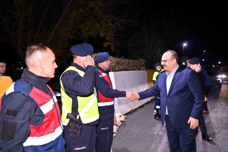 Aydın Valisi Yakup Canbolat, sağlık, jandarma ve emniyet personellerini ziyaret etti