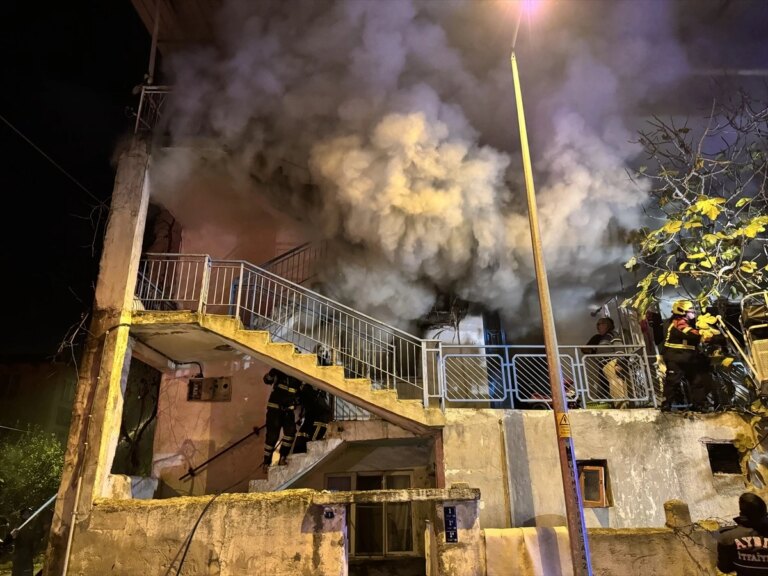 Aydın’da çıkan yangında yaralanan kişi hastaneye kaldırıldı