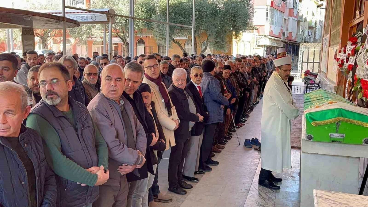 Aydın’da Silahlı Saldırı Sonucu Öldürülen Kadın Son Yolculuğuna Uğurlandı