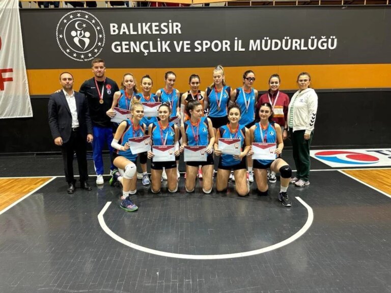 Balıkesir’de Okul Sporları İl Birincilikleri ve Grup Birincilikleri Devam Ediyor