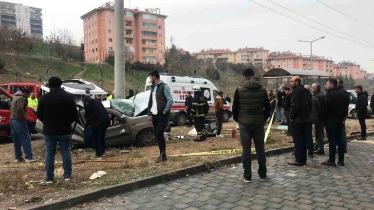 Batman’da beton direğe çarpan araçta sürücü hayatını kaybetti