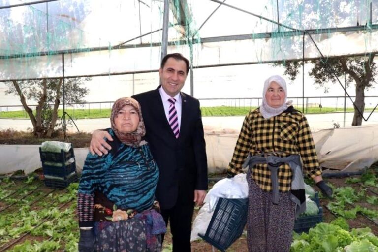 Bilecik Aile ve Sosyal Hizmetler İl Müdürü Kadına Şiddete Farkındalık Oluşturmak İçin Broşür Dağıttı