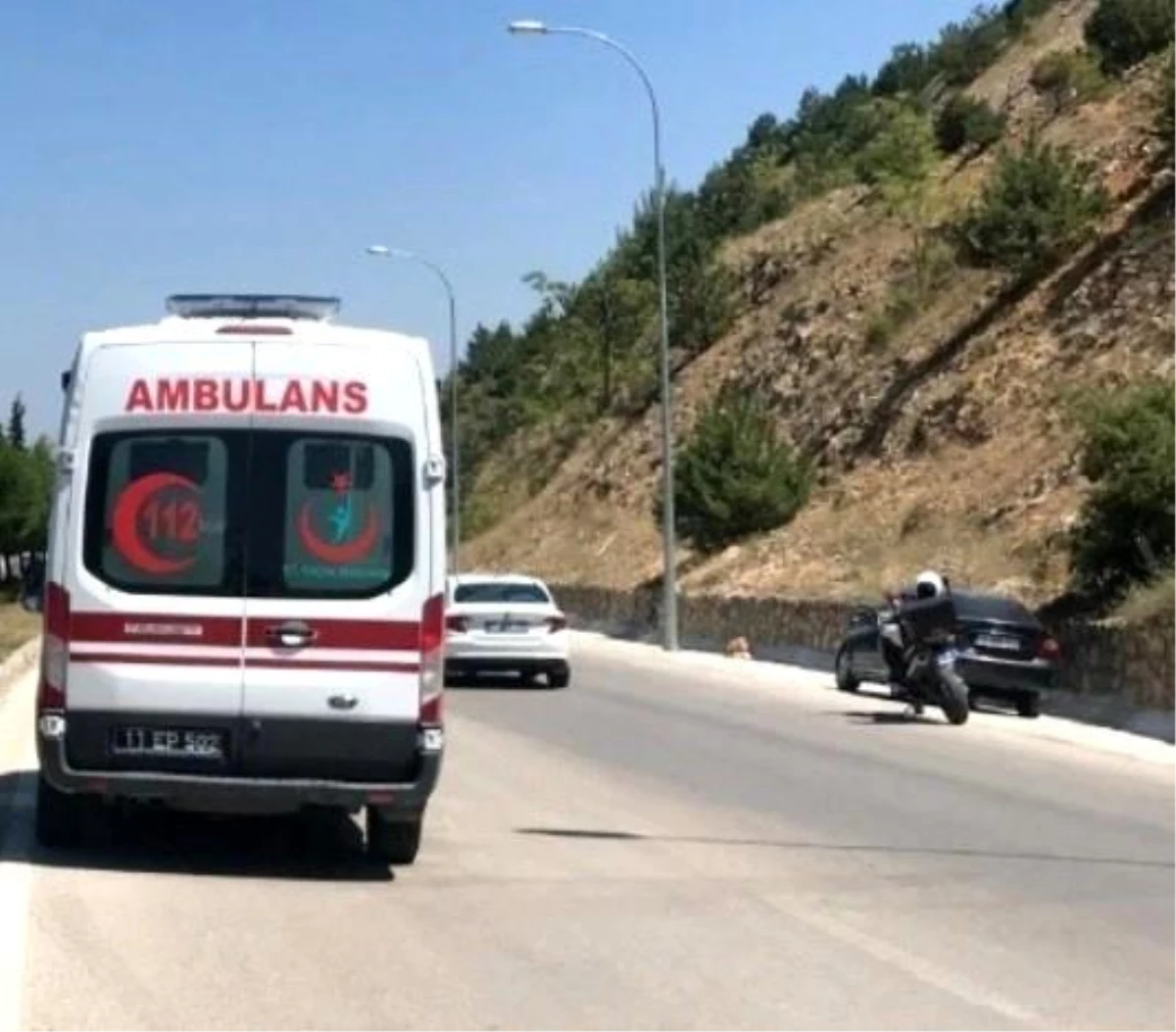 Bilecik’te Denetimden Çıkan Araç İstinat Duvarına Çarptı