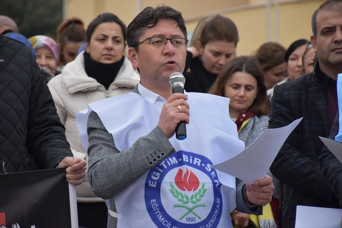 Bilecik’te Öğretmene Şiddet Protesto Edildi