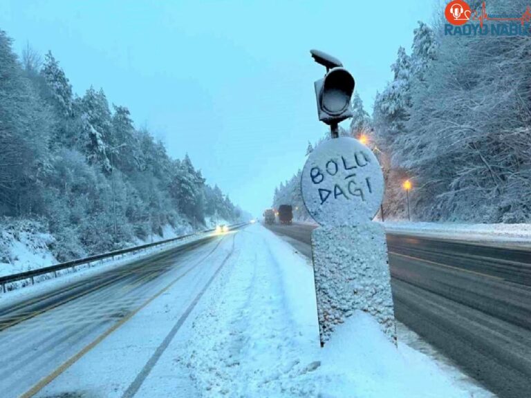 Bolu Dağı Geçişinde Kar Yağışı Devam Ediyor