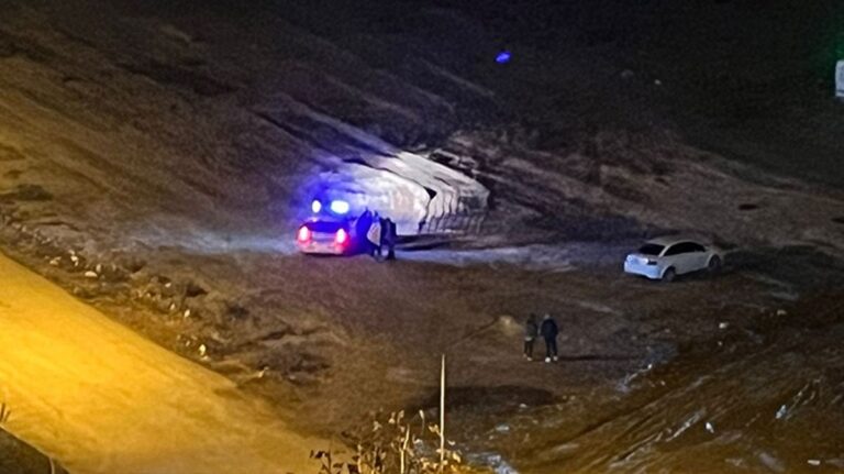 Boş arazide molozların arasında kopmuş insan ayağı bulundu