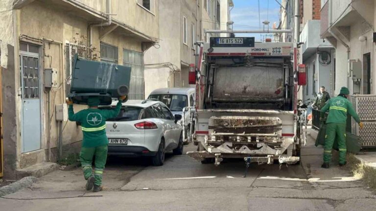 Bursa’da Temizlik İşçisi Horon Oynarken Viral Oldu