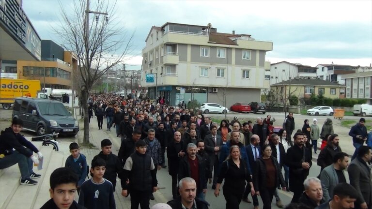 Darıca’da Eğitimciler Öğretmenlere Yapılan Şiddeti Protesto Etti