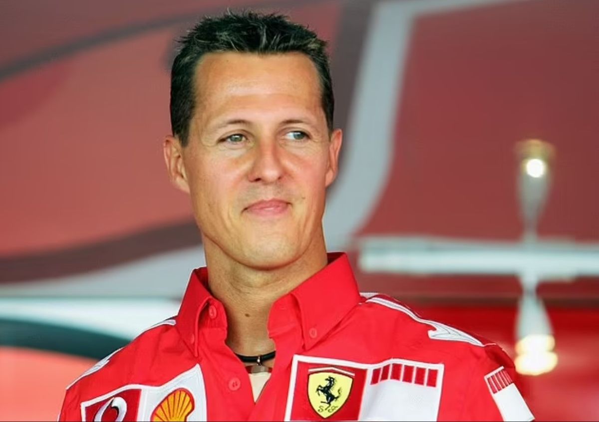 Emekli F1 Johnny Herbert, Michael Schumacher’in artık yemek masasına oturabildiğini sötyledi