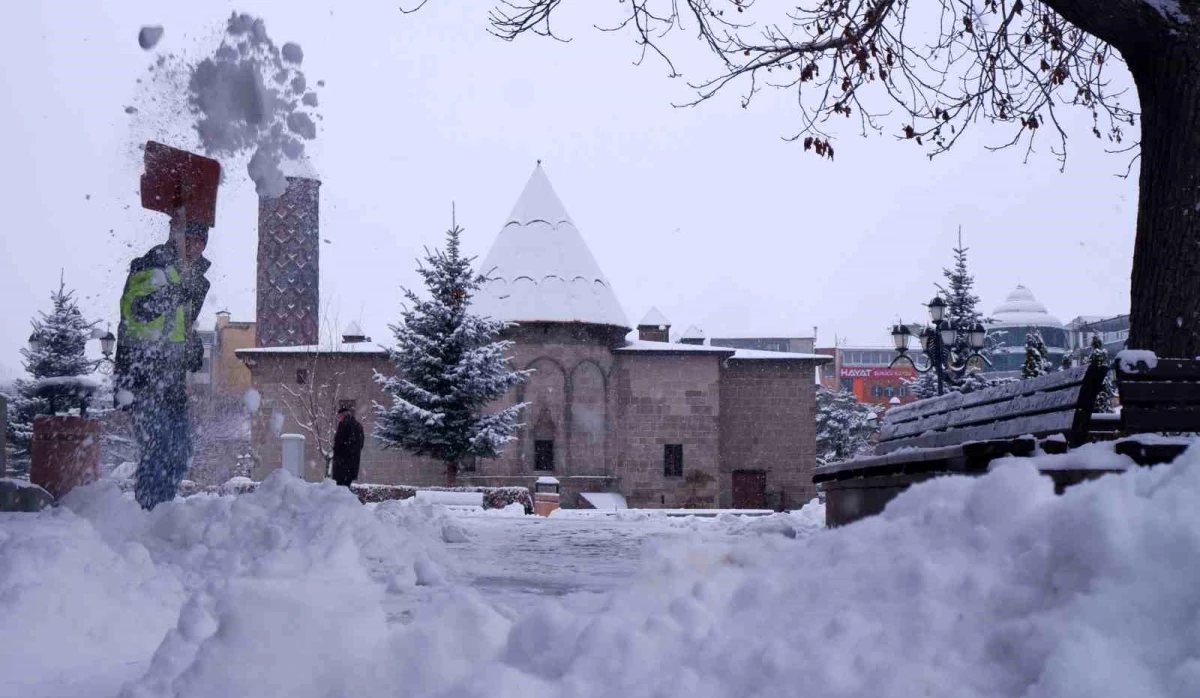 Erzurum’da Kar Yağışı Etkili Olmaya Devam Ediyor