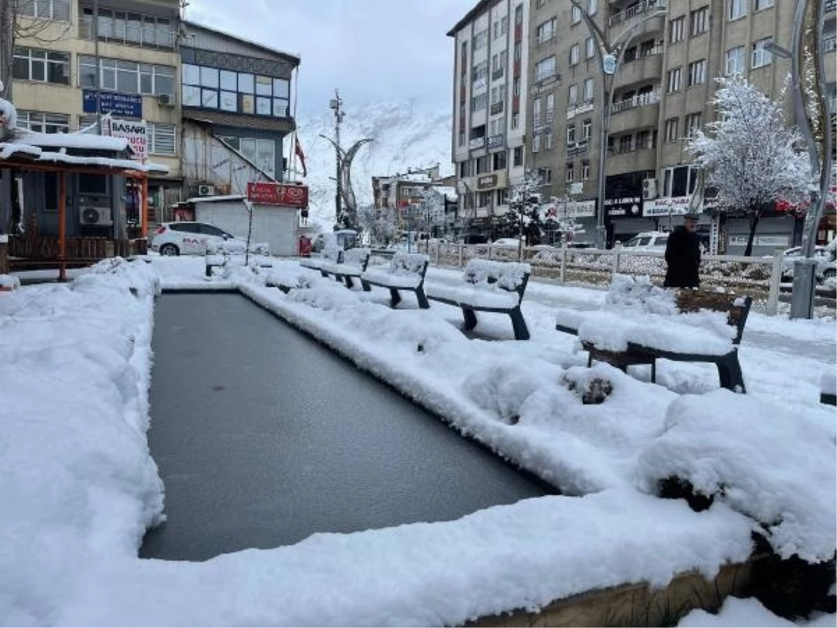 Hakkari’de Kar Yağışı Nedeniyle 94 Köy ve 190 Mezraya Ulaşım Sağlanamıyor