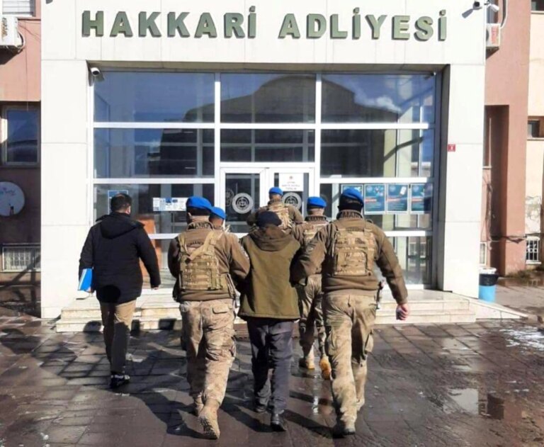 Hakkari’de PKK/KCK operasyonunda 2 şahıs tutuklandı