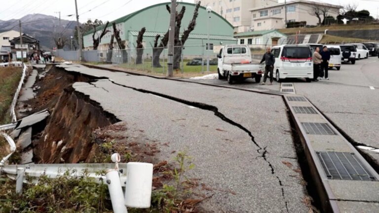 Japonya’da yaşanan depremlerde ölü sayısı 64’e yükseldi