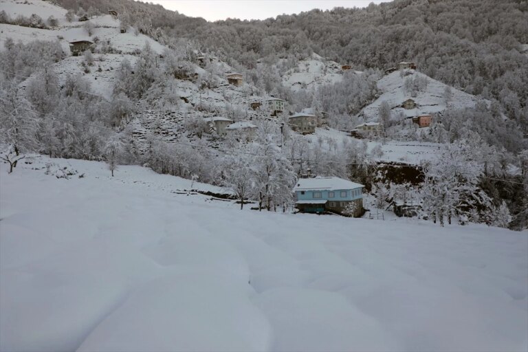 Kar Sebebiyle Rize, Artvin, Giresun ve Trabzon’da 307 Yerleşim Yerinde Ulaşım Sağlanamıyor