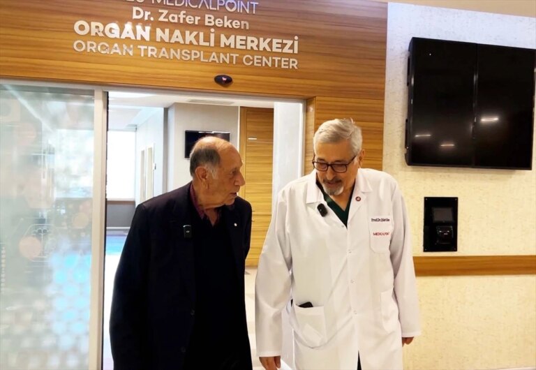 Karaciğer Nakliyle Kurtulan Hastadan Doktoruna Teşekkür Ziyareti