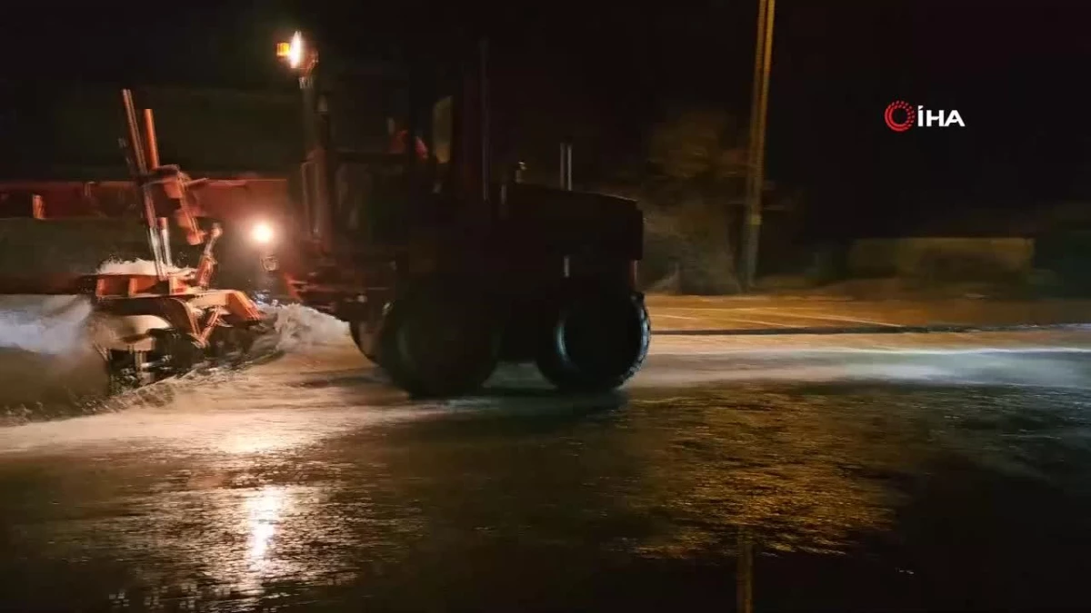 Kastamonu’da deniz taştı, sokaklar su altında kaldı