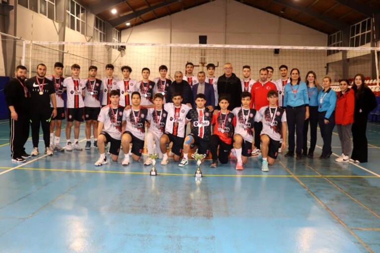 Koçarlı Belediyespor Genç Erkekler Voleybol Takımı Şampiyon Oldu