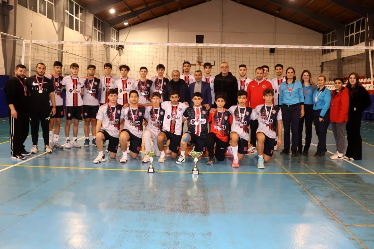 Koçarlı Belediyespor Genç Erkekler Voleybol Takımı Şampiyon Oldu