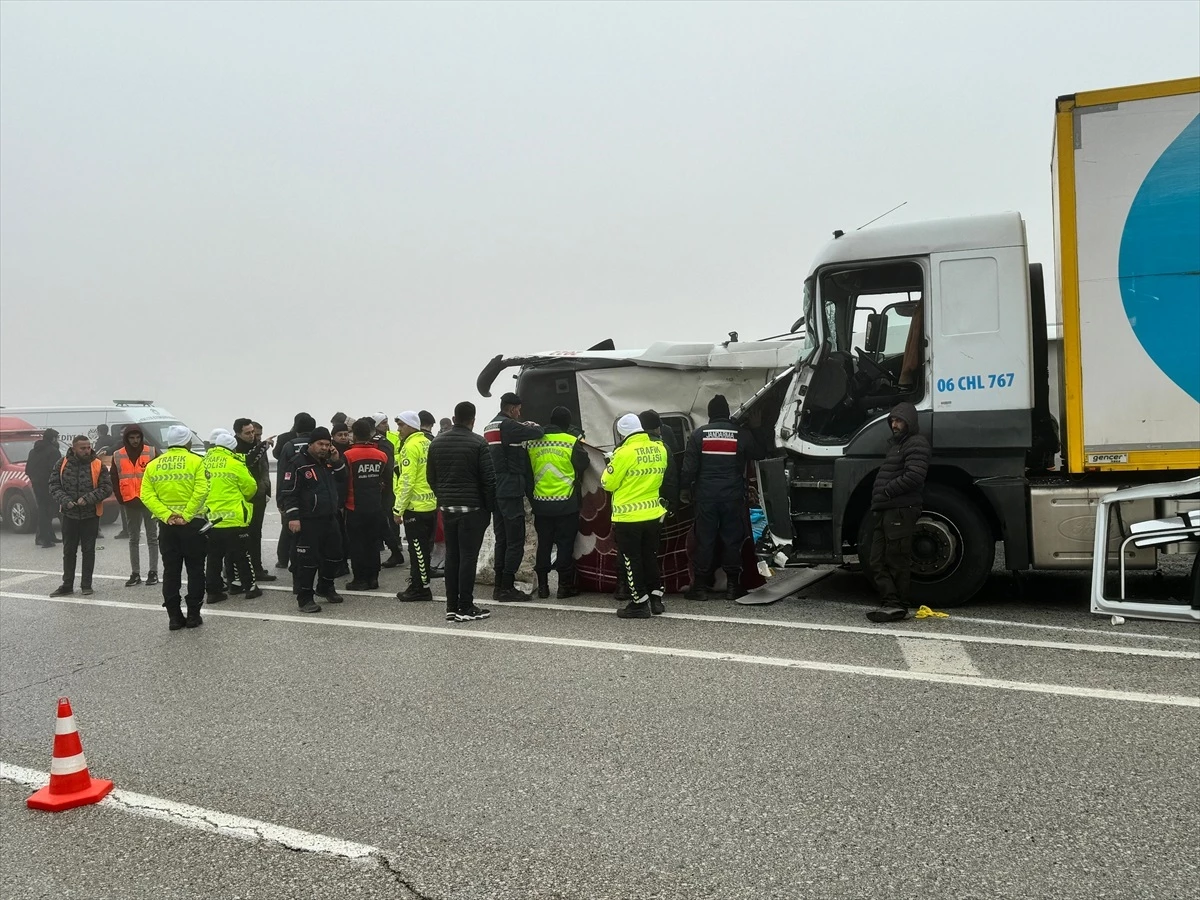 Malatya’da otobüs kazası: 3 ölü, 29 yaralı