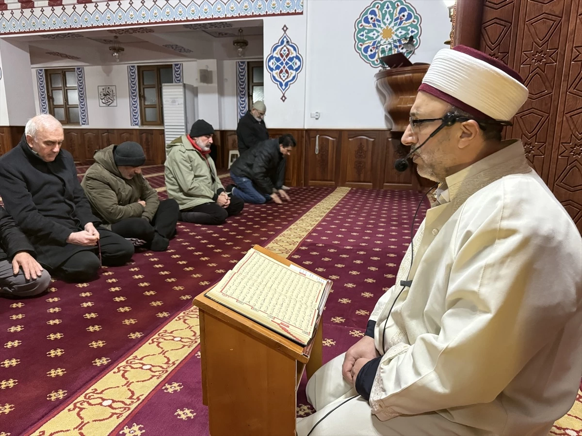 Pençe-Kilit Harekatı’nda şehit olan askerler için mescitlerde dua edildi