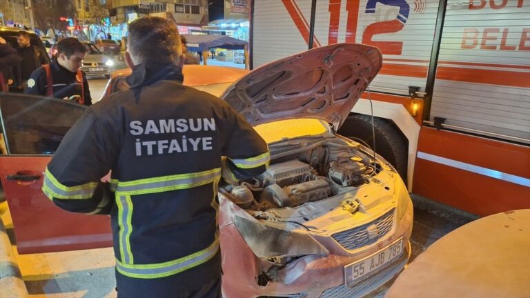 Samsun’da seyir halindeki otomobilde yangın çıktı