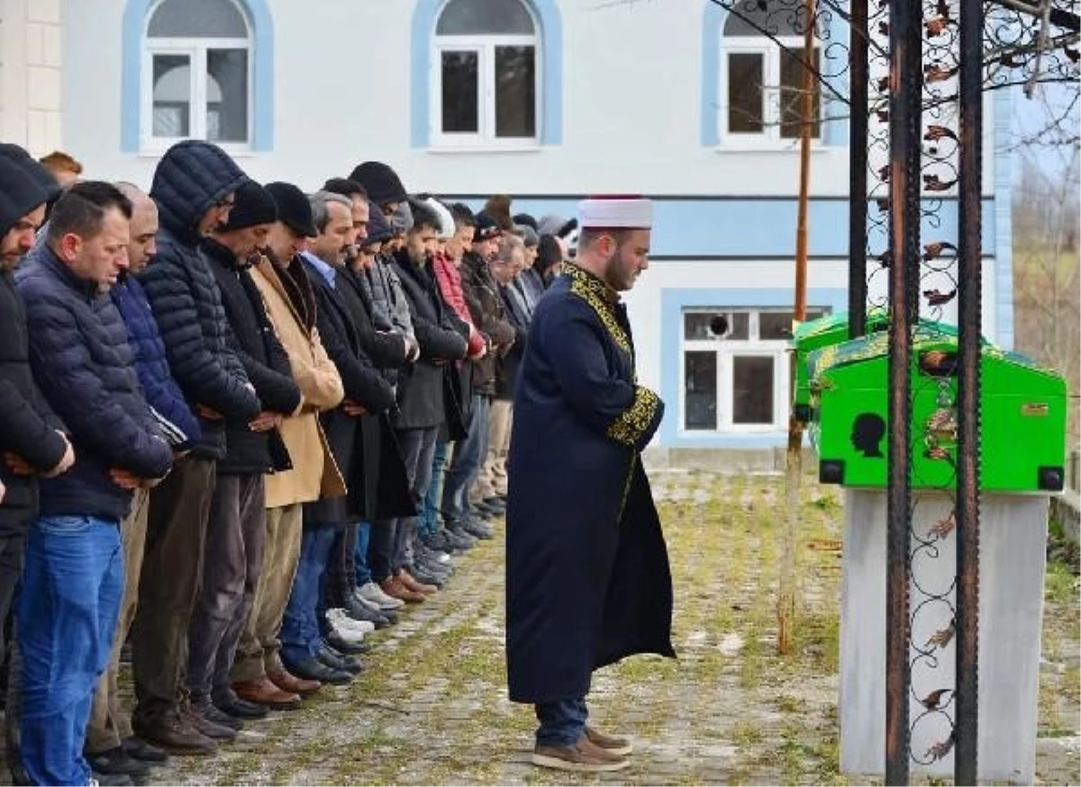 Silahlı saldırıda hayatını kaybeden Üzeyir Türker’in cenazesinin getirildiği Akkuş’ta taziye ziyaretinde bulunan Abdullah Çimen kalp krizi sonucu öldü