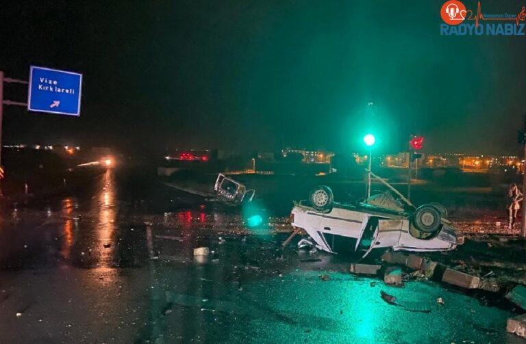 Tekirdağ’da otomobil ile hafif ticari aracın çarpıştığı kazada 5 kişi yaralandı