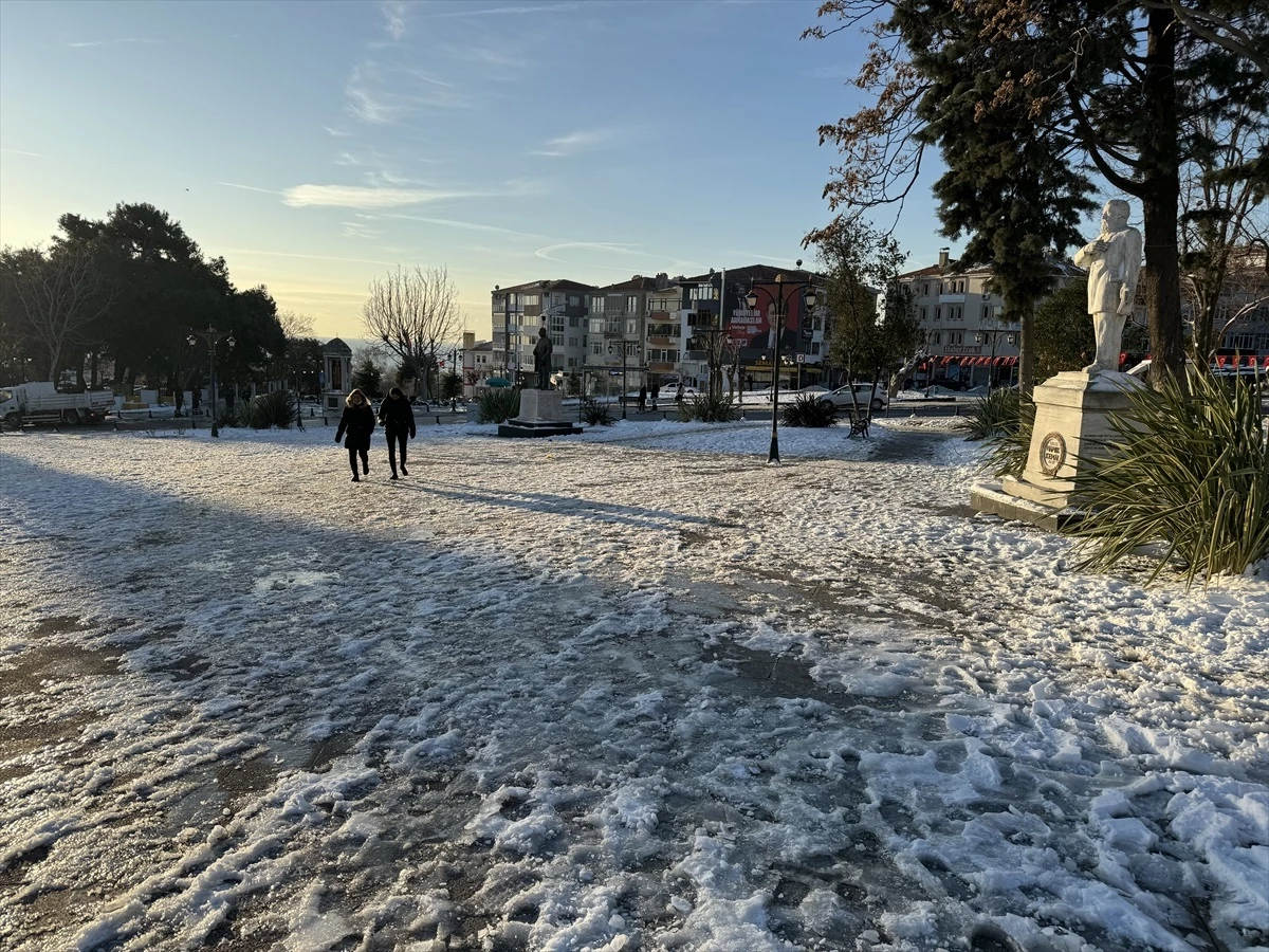 Tekirdağ’da Soğuk Hava Hayatı Olumsuz Etkiledi