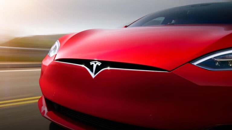 Tesla üretimi durdurdu! Türkiye siparişleri ne olacak?