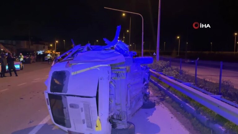 Tıra arkadan çarpan ticari araç hurda yığınına döndü: 1 ölü, 1 yaralı